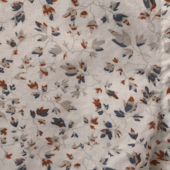 Denim & Flower White Casual Button Down Shirt with Speckled Design - Picture 4 of 6